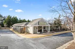 211 Edds Ln, Sterling, VA 20165 - Photo 1