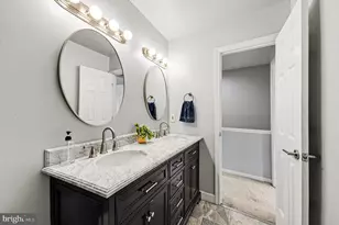 122 Carnaby Way NE, Leesburg, VA 20176 - Photo 9