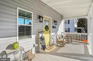 408 Blue Ridge Ave NE, Leesburg, VA 20176 - Photo 3