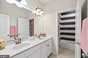 42104 Creighton Rd, Ashburn, VA 20148 - Photo 45