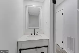 920 Windsor Ct, Sterling, VA 20164 - Photo 17