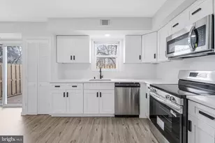 920 Windsor Ct, Sterling, VA 20164 - Photo 5