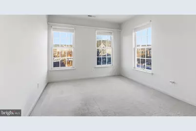 18544 Pineview Square, Leesburg, VA 20176 - Photo 23