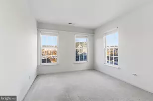 18544 Pineview Square, Leesburg, VA 20176 - Photo 23