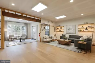 18544 Pineview Square, Leesburg, VA 20176 - Photo 29