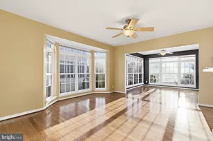 18544 Pineview Square, Leesburg, VA 20176 - Photo 11