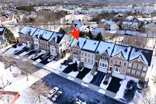 18544 Pineview Square, Leesburg, VA 20176 - Photo 3