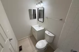 22976 Fontwell Square, Sterling, VA 20166 - Photo 11