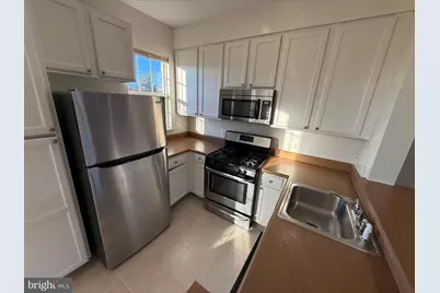 22976 Fontwell Square, Sterling, VA 20166 - Photo 17