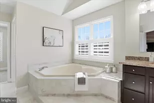 19673 Stanford Hall Pl, Ashburn, VA 20147 - Photo 39