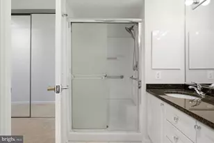 19385 Cypress Ridge Terrace, Leesburg, VA 20176 - Photo 41