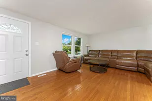 223 Laura Anne Ct, Sterling, VA 20164 - Photo 5