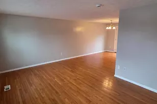 223 Laura Anne Ct, Sterling, VA 20164 - Photo 5