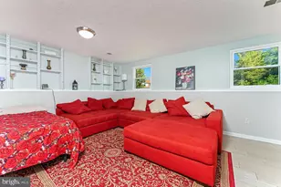 223 Laura Anne Ct, Sterling, VA 20164 - Photo 17