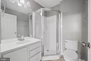 46966 Courtyard Sq, Sterling, VA 20164 - Photo 21