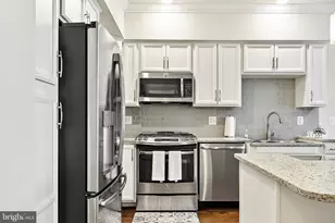 43031 Foxtrail Woods Terrace, Ashburn, VA 20148 - Photo 5