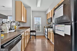 22725 Thimbleberry Sq, Brambleton, VA 20148 - Photo 11