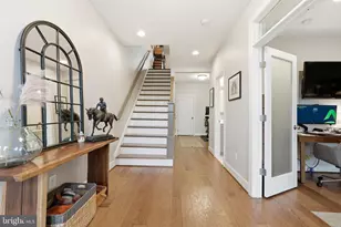 20301 Savin Hill Dr, Ashburn, VA 20147 - Photo 3