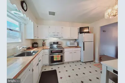 101 S Harrison Road, Sterling, VA 20164 - Photo 9