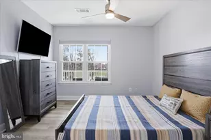 20332 Beechwood Terrace, Ashburn, VA 20147 - Photo 17