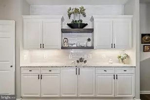 19355 Cypress Ridge Terrace, Leesburg, VA 20176 - Photo 9