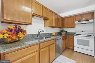 47 Quincy Ct, Sterling, VA 20165 - Photo 13