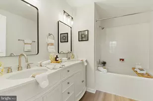 21946 Thompson Square, Sterling, VA 20166 - Photo 19