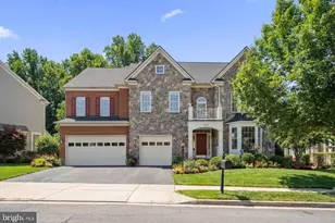 19219 Burnt Bridge Dr, Leesburg, VA 20176 - Photo 3