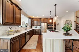 19746 Willowdale Pl, Ashburn, VA 20147 - Photo 25