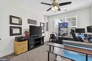 23043 Sullivans Cove Sq, Brambleton, VA 20148 - Photo 11