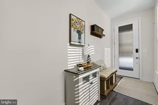 23043 Sullivans Cove Sq, Brambleton, VA 20148 - Photo 3