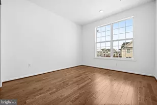 23276 Southdown Manor Terrace, Ashburn, VA 20148 - Photo 17