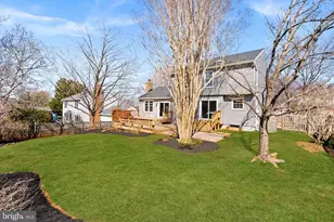 105 Country Rd, Potomac Falls, VA 20165 - Photo 33