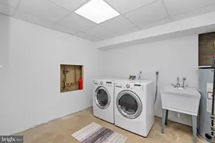 105 Country Rd, Potomac Falls, VA 20165 - Photo 29