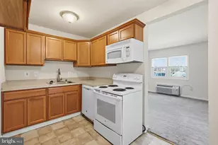 300 E Furman Dr, Sterling, VA 20164 - Photo 9