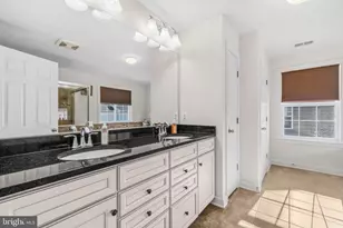 25243 Barley Grass Square, Aldie, VA 20105 - Photo 17