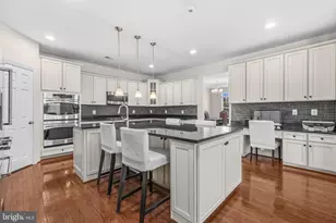 25243 Barley Grass Square, Aldie, VA 20105 - Photo 11