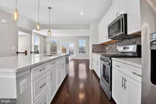 120 Tolocka Terrace NE, Leesburg, VA 20176 - Photo 11