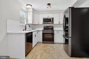 33 Quincy Ct, Sterling, VA 20165 - Photo 5