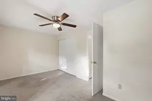 129 Bickel Ct, Sterling, VA 20165 - Photo 15
