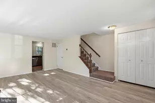 129 Bickel Ct, Sterling, VA 20165 - Photo 5