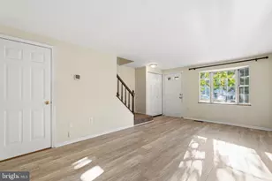 129 Bickel Ct, Sterling, VA 20165 - Photo 3