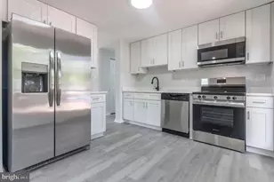 131 N Garfield Rd, Sterling, VA 20164 - Photo 9