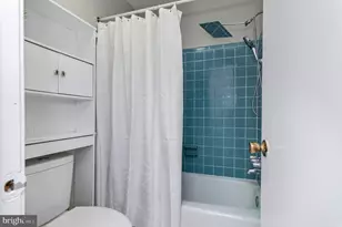 1032 Margate Ct, Sterling, VA 20164 - Photo 17