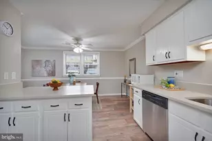 1021 Brixton Ct, Sterling, VA 20164 - Photo 9