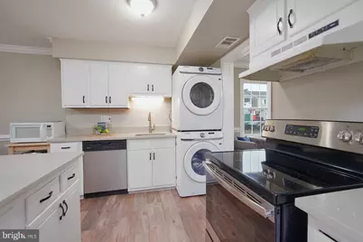 1021 Brixton Court, Sterling, VA 20164 - Photo 7