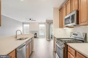 25280 Lake Shore Square, Chantilly, VA 20152 - Photo 15