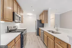 25280 Lake Shore Square, Chantilly, VA 20152 - Photo 11