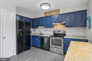 702 Giles Pl, Sterling, VA 20164 - Photo 11
