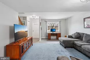 702 Giles Pl, Sterling, VA 20164 - Photo 7